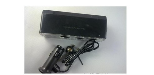 汽车一拖三点烟器 多设备车载充电的便捷之选